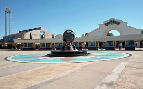 Parque Warner Madrid - Closed, 12:00pm–12:00am
