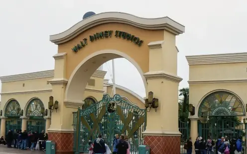 Disneyland Paris - Closed, 9:00am–10:00pm