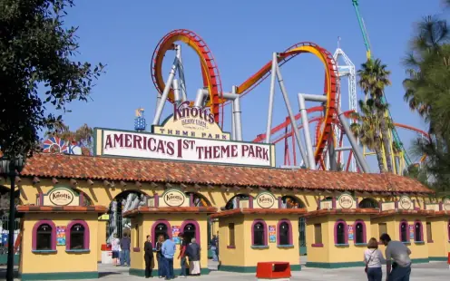 Knotts Berry Farm - Open, 9:00am–5:00pm
