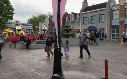 Six Flags St Louis - Open, 12:00pm–11:00pm