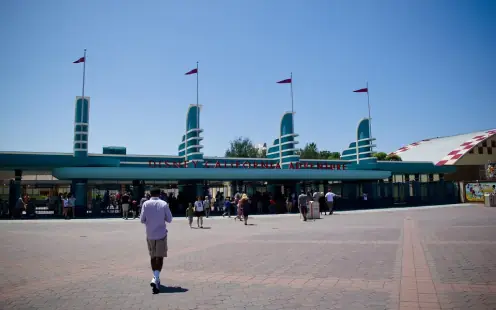 Disney California Adventure - Open, 8:00am–10:00pm